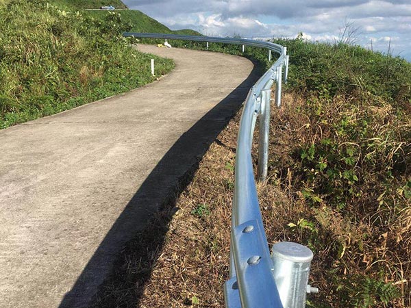 公路護欄施(shī)工 公路護欄施(shī)工