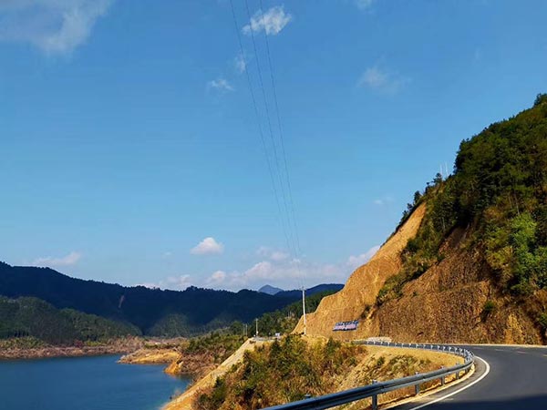 護(hù)欄安(ān)裝(zhuāng)案例 護欄安裝案例